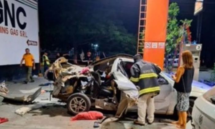 Salta – Explotó el auto de una policía bonaerense al cargar gas y esparció 20 kilos de cocaína